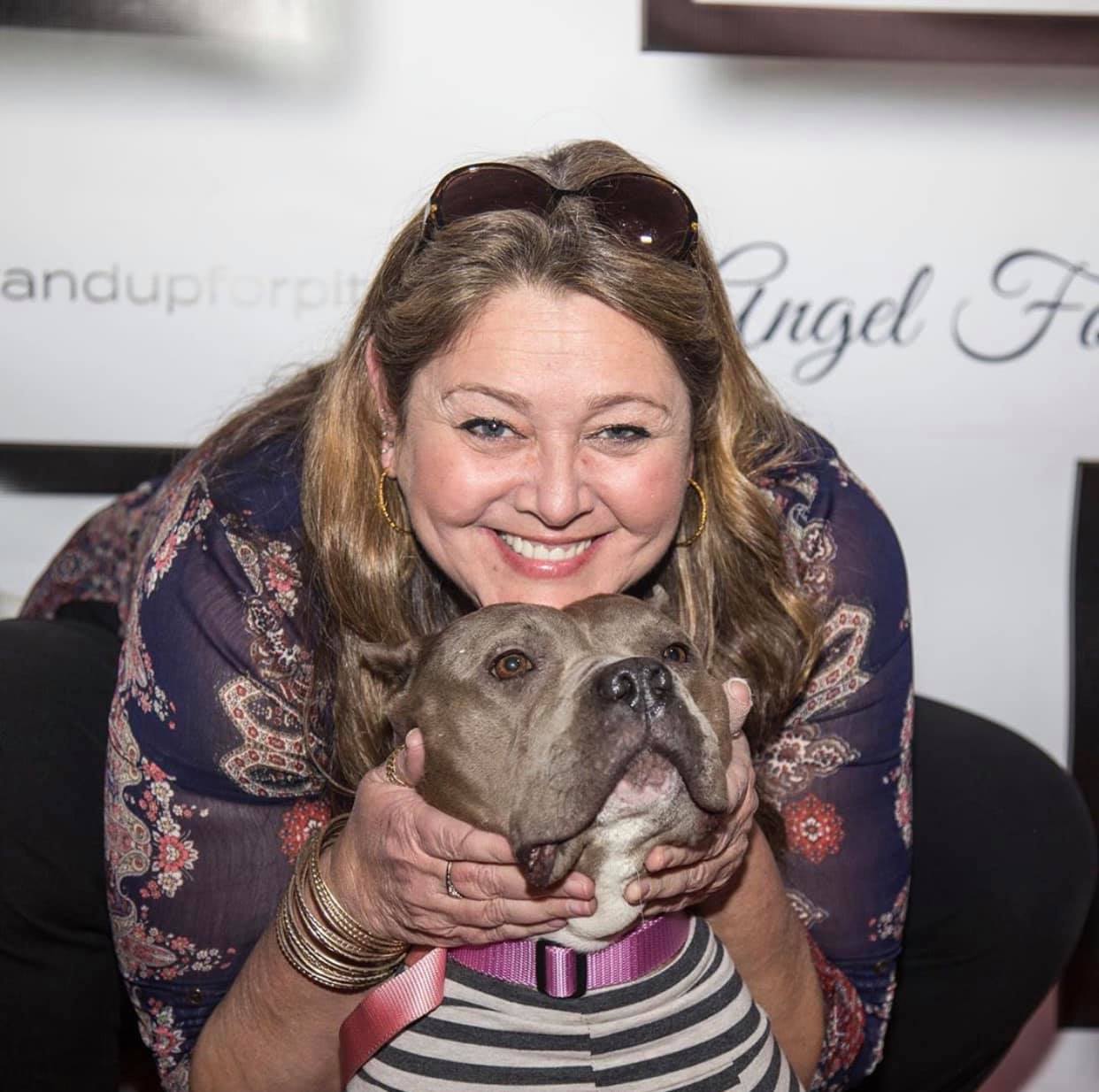 CAMRYN MANHEIM TO PRESENT AT STAND UP FOR PITS HOLLYWOOD!!